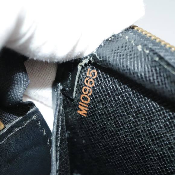 LOUIS VUITTON Epi Sac Triangle Hand Bag Black M52092 LV Auth 91033 - Picture 12 of 16